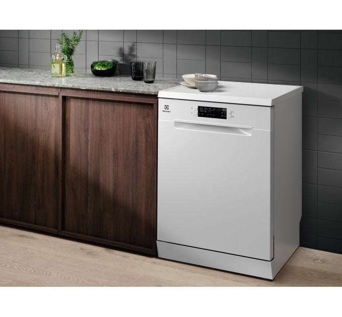 Посудомийна машина Electrolux ESM48310SW