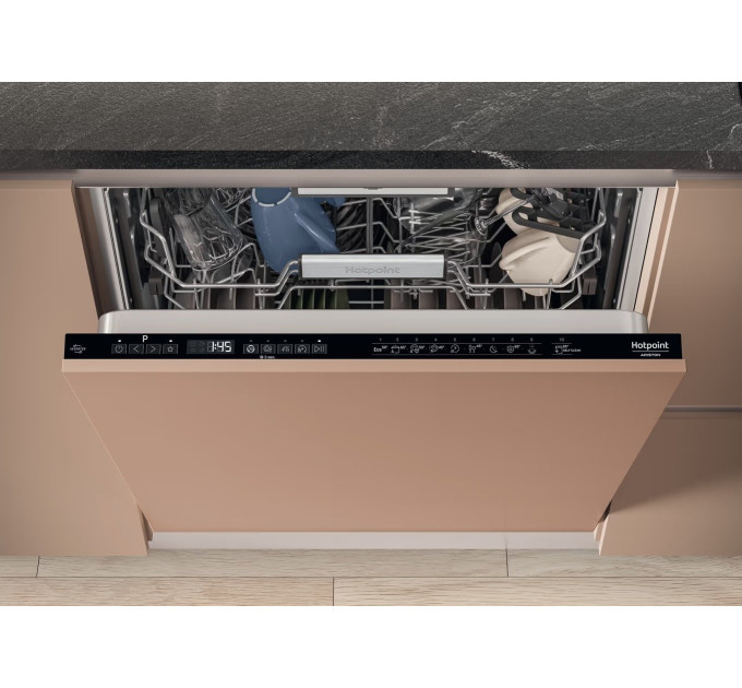 Посудомийна машина HOTPOINT-Ariston HM7 42 L