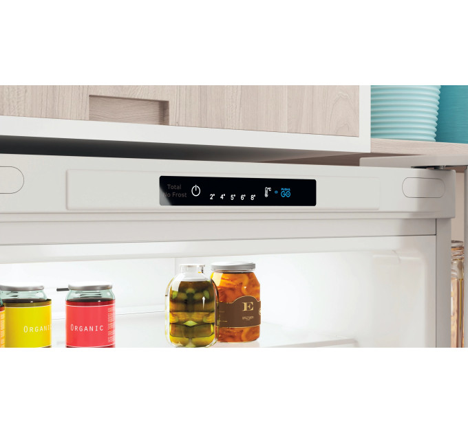 Холодильник Indesit INFC9 TI22W
