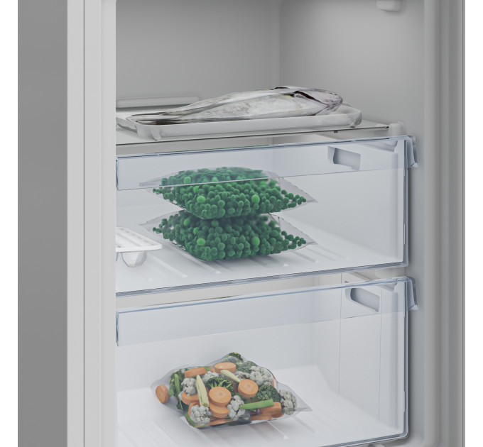 Холодильник Beko RCSA240K40WN