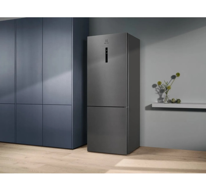 Холодильник Electrolux LNT6ME46X3