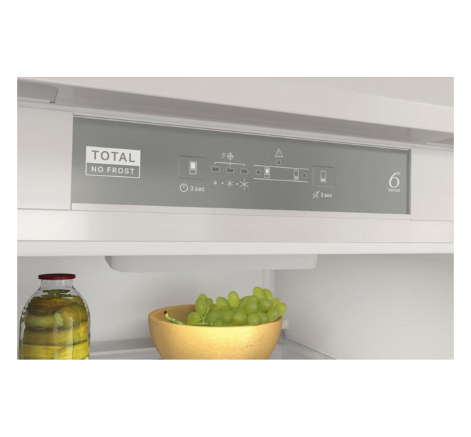 Встраиваемый холодильник Whirlpool WHC18 T311