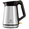 Электрический чайник Electrolux EEWA5300