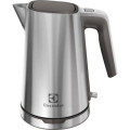 Электрический чайник Electrolux EEWA 7300