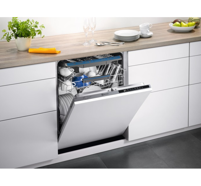 Посудомийна машина Electrolux EEM48200L